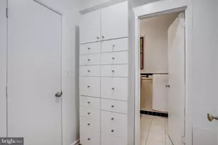 1 Scott Cir NW, Washington, DC 20036 - Photo 19