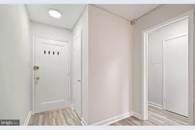 2325 42nd Street NW #420, Washington, DC 20007 - Photo 3