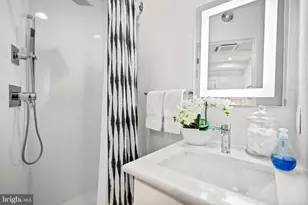 1717 V St NW, Washington, DC 20009 - Photo 29