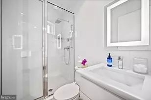 1717 V St NW, Washington, DC 20009 - Photo 11