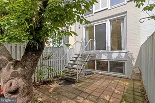 206 G St SW, Washington, DC 20024 - Photo 15