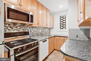 206 G St SW, Washington, DC 20024 - Photo 9