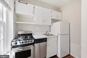 117 E St SE, Washington, DC 20003 - Photo 5