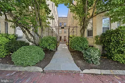 117 E Street SE #302, Washington, DC 20003 - Photo 3