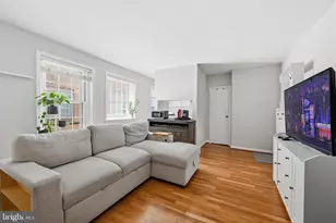 117 E St SE, Washington, DC 20003 - Photo 1