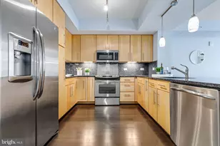 1025 1st St SE, Washington, DC 20003 - Photo 25