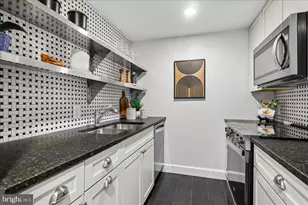 523 8th St NE, Washington, DC 20002 - Photo 9