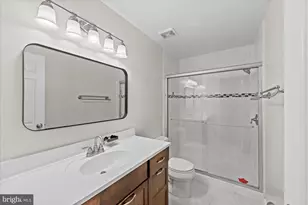 1105 Harvard St NW, Washington, DC 20009 - Photo 9