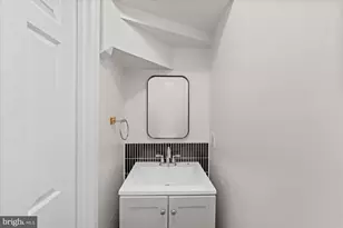 1105 Harvard St NW, Washington, DC 20009 - Photo 7