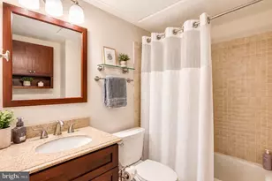 2141 P St NW, Washington, DC 20037 - Photo 15