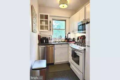 2500 Q Street NW #307, Washington, DC 20007 - Photo 11