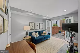 606 E St SE, Washington, DC 20003 - Photo 9