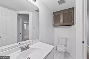 1303 P St NW, Washington, DC 20005 - Photo 15
