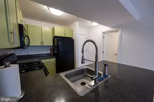 800 4th St SW, Washington, DC 20024 - Photo 17