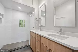 706 12th St NE, Washington, DC 20002 - Photo 23