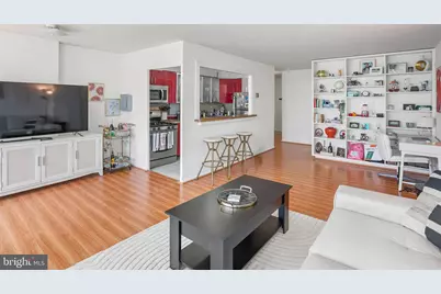 1330 New Hampshire Avenue NW #513, Washington, DC 20036 - Photo 9