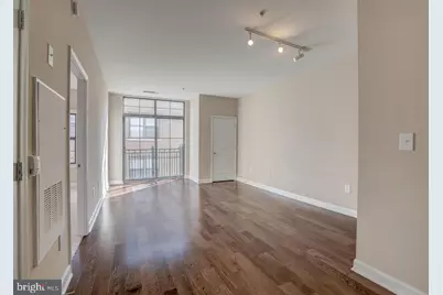 1111 25th Street NW #923, Washington, DC 20037 - Photo 3