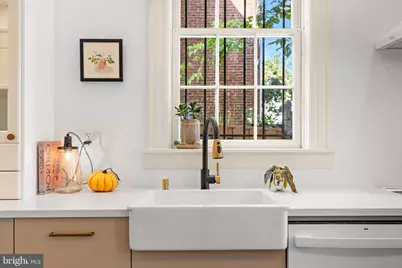 427 10th Street NE, Washington, DC 20002 - Photo 9