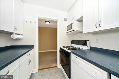 2400 NW 41st Street NW #403, Washington, DC 20007 - Photo 15