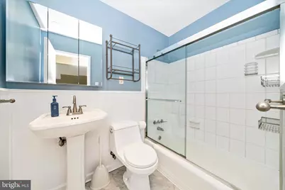 2400 NW 41st Street NW #403, Washington, DC 20007 - Photo 17
