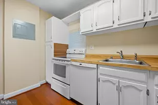 1325 18th St NW, Washington, DC 20036 - Photo 9