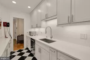 2039 New Hampshire Ave NW, Washington, DC 20009 - Photo 17