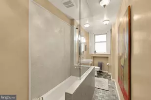 2039 New Hampshire Ave NW, Washington, DC 20009 - Photo 29