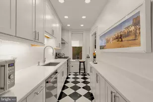2039 New Hampshire Ave NW, Washington, DC 20009 - Photo 13