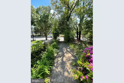 1820 Massachusetts Avenue SE, Washington, DC 20003 - Photo 3