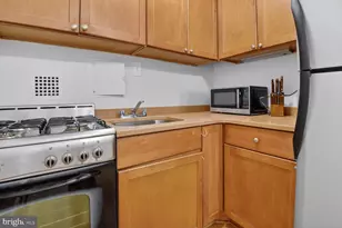 950 NW 25th Street NW, Washington, DC 20037 - Photo 5
