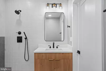 726 11th Street NE, Washington, DC 20002 - Photo 25