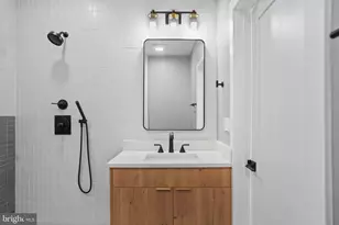 726 11th St NE, Washington, DC 20002 - Photo 25