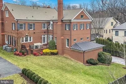 1935 Foxview Circle NW, Washington, DC 20007 - Photo 5