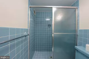 4201 Cathedral Ave NW, Washington, DC 20016 - Photo 27
