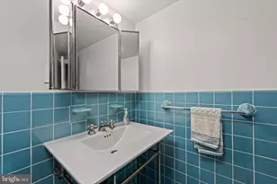 4201 Cathedral Ave NW, Washington, DC 20016 - Photo 25