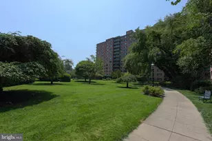 4201 Cathedral Ave NW, Washington, DC 20016 - Photo 35