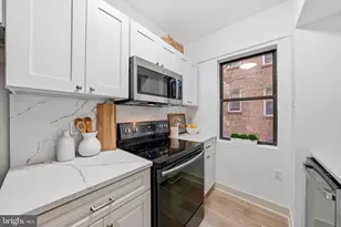 1727 R St NW, Washington, DC 20009 - Photo 9