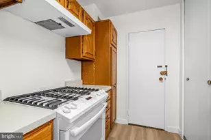4201 Cathedral Ave NW, Washington, DC 20016 - Photo 21