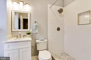 1015 T St NW, Washington, DC 20001 - Photo 17