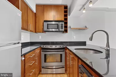 1361 K Street SE #303, Washington, DC 20003 - Photo 5
