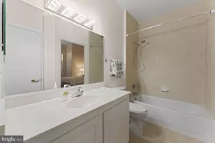 355 I Street SW, Washington, DC 20024 - Photo 19