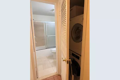 3731 39th Street NW #B200, Washington, DC 20016 - Photo 11