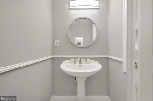 1819 1st St NW, Washington, DC 20001 - Photo 15