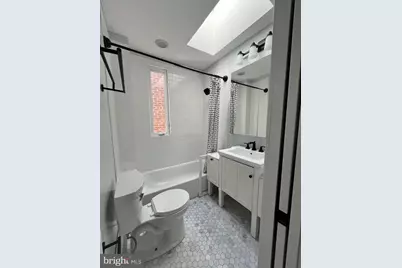 547 4th Street SE #UPPER LEVEL, Washington, DC 20003 - Photo 11