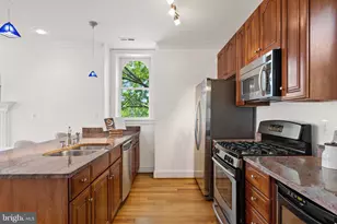 19 Logan Cir NW, Washington, DC 20005 - Photo 9