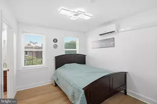 313 C St SE, Washington, DC 20003 - Photo 29