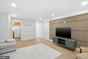 313 C St SE, Washington, DC 20003 - Photo 17