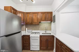 313 C St SE, Washington, DC 20003 - Photo 9