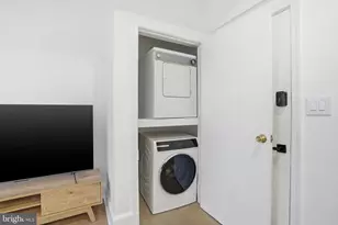 313 C St SE, Washington, DC 20003 - Photo 41