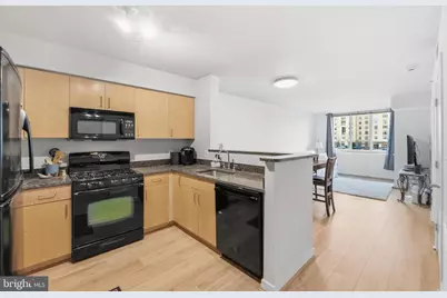 1000 New Jersey Avenue SE #216, Washington, DC 20003 - Photo 5